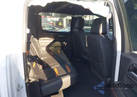 2023 GMC Sierra 1500 4Wd Short Box At4 z USA, uszkodzony, nr VIN 3GTUUEE86PG222775